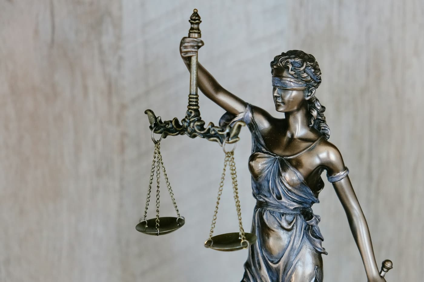 guy-avni-lawyer service clients strategy israel-law img-1 photo-1 | legal image 1 | guy-avni-jurist-vs-lawyer-israel-licensing-guide תצלום משפטי 1 - guy-avni-lawyer service clients strategy israel-law img-1 photo-1 - Avni Guy legal content